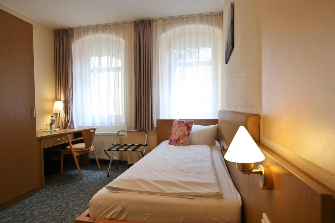 Hotel Wehlener Hof Штадт-Велен Экстерьер фото