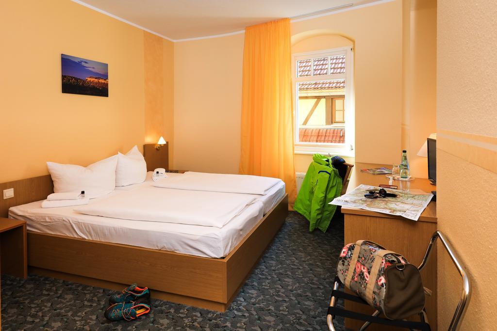 Hotel Wehlener Hof Штадт-Велен Экстерьер фото