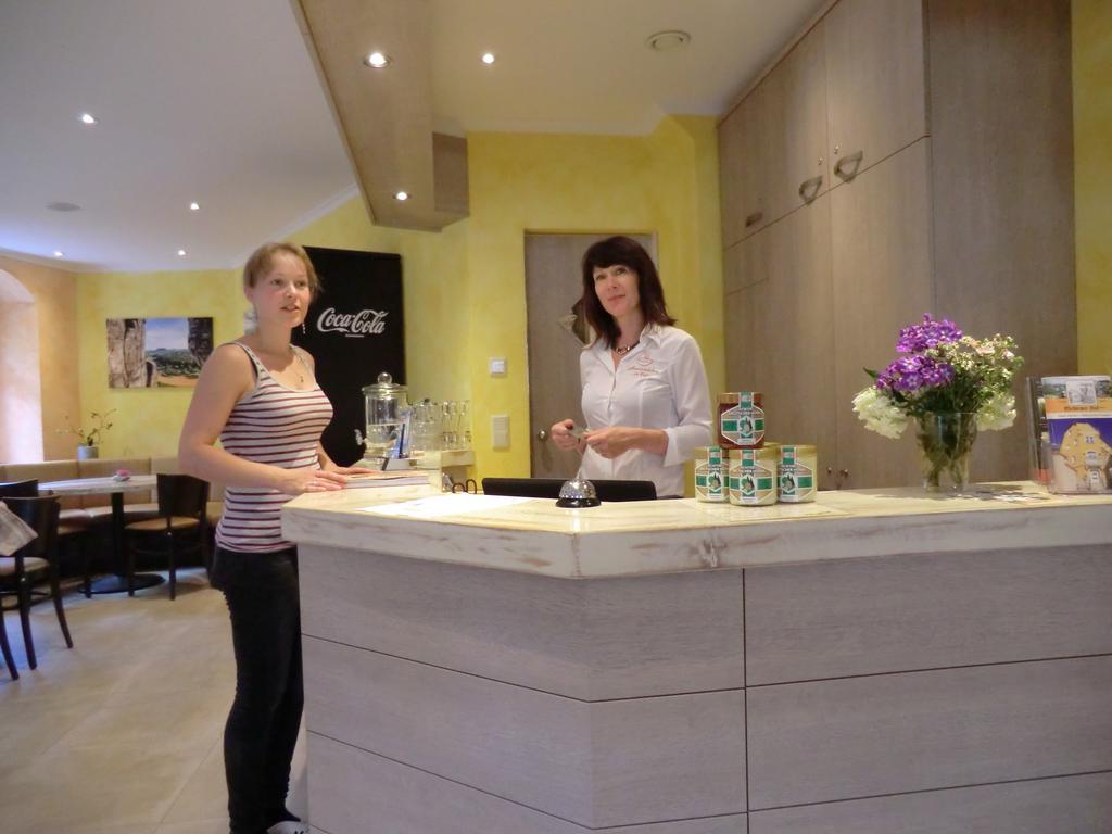 Hotel Wehlener Hof Штадт-Велен Экстерьер фото